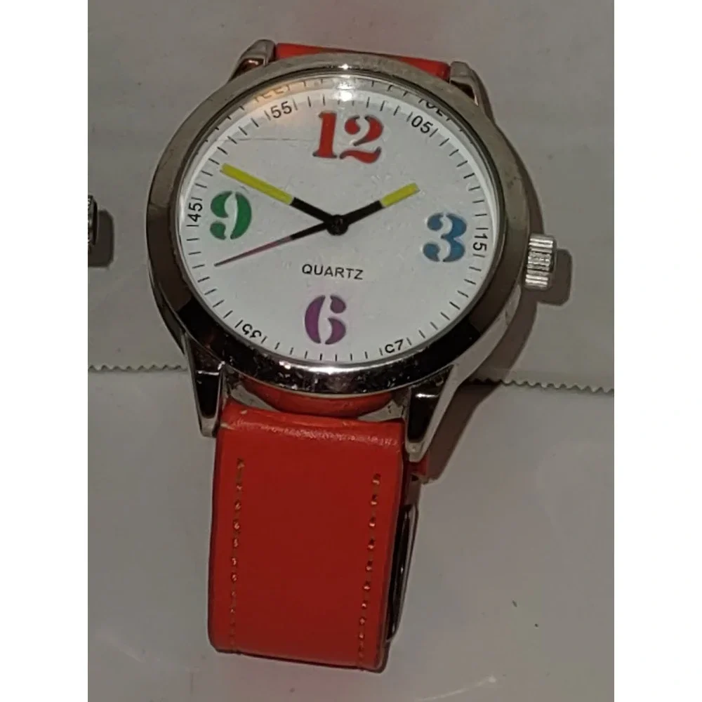 2 Avon Watches His + Hers Green Pink Quartz Movement Analog ACT Japan NEW NO BOX